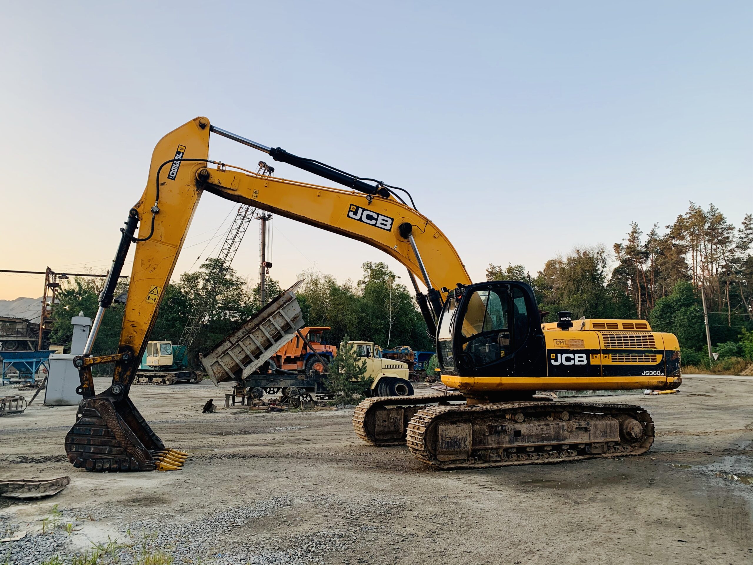 JCB JS330