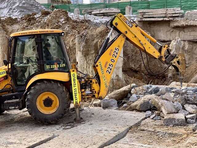 JCB 3CX c гидромолотом